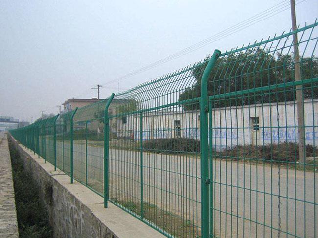 公路護欄網案例